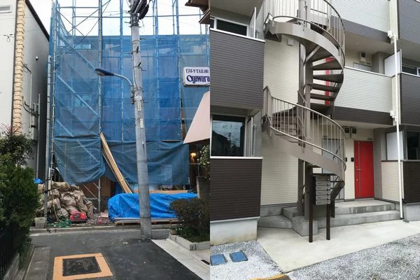 足場養生シートに覆われた解体前の建物と、修繕後の螺旋階段があるアパート外観